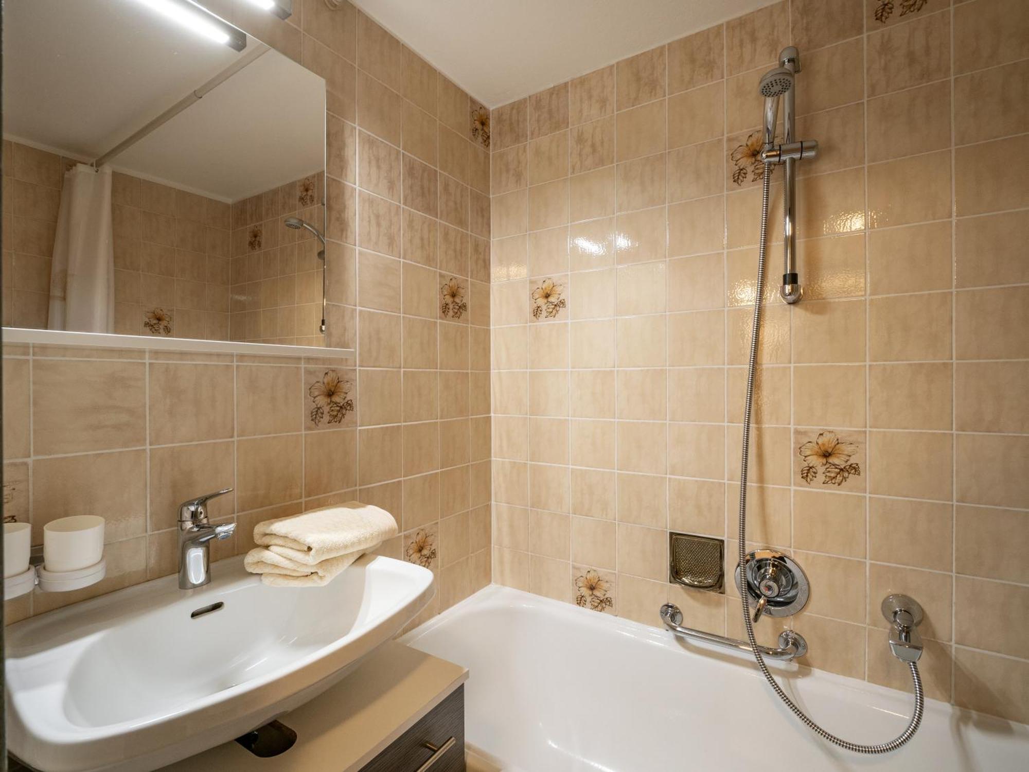 Apartment-Pension Schmiedererhof Санкт Йохан ин Тирол Екстериор снимка
