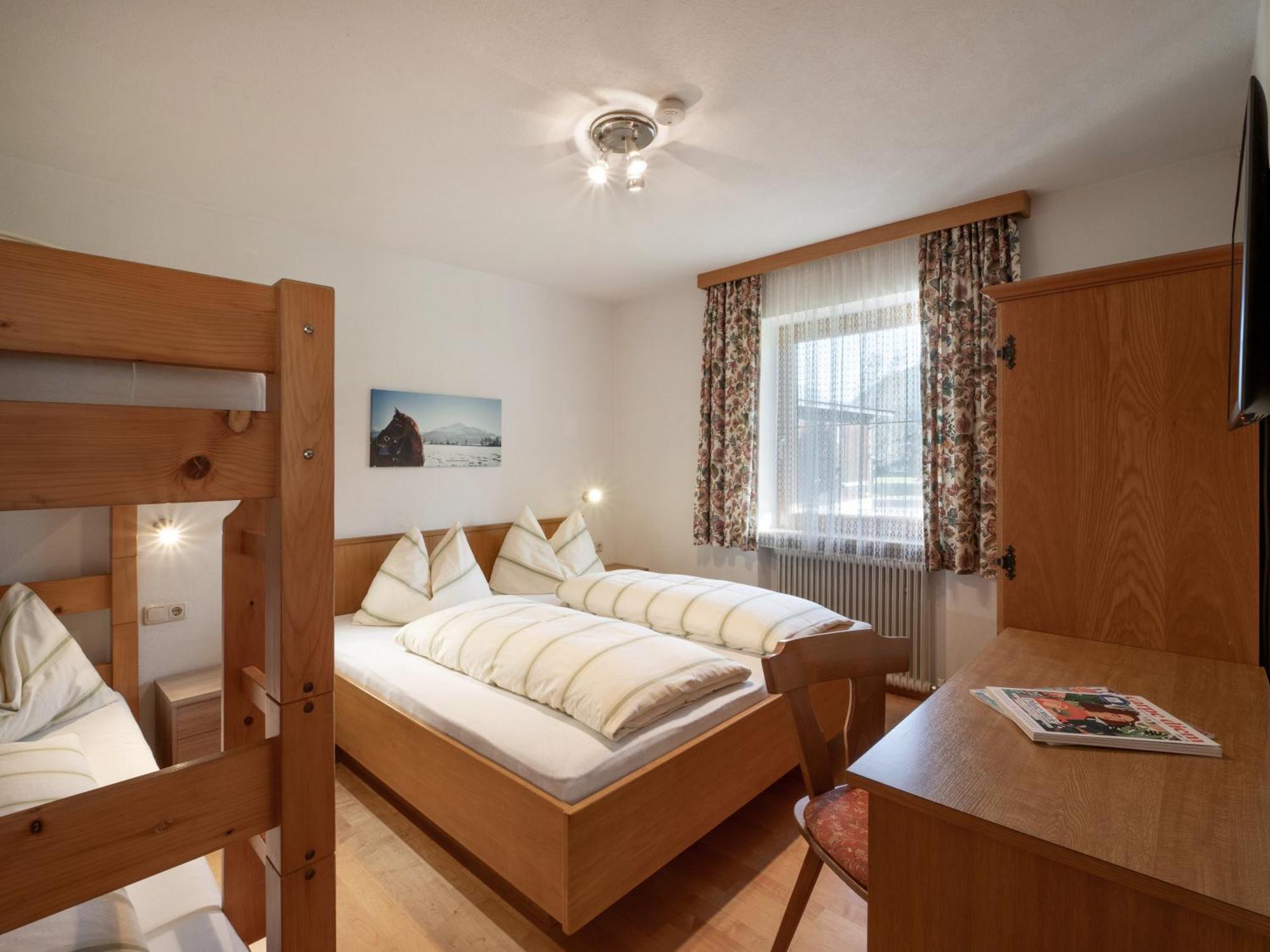 Apartment-Pension Schmiedererhof Санкт Йохан ин Тирол Екстериор снимка